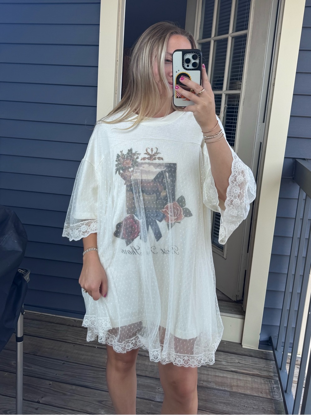 Kimchi Blue Cream Lace “Best in Show” oversized top/tshirt dress - Picture 2 of 8